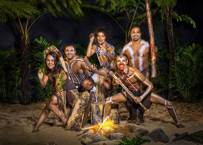 https://d3r8gwkgo0io6y.cloudfront.net/upload/A1/australia-cairns-Tjapukai-dance-show-1.jpg