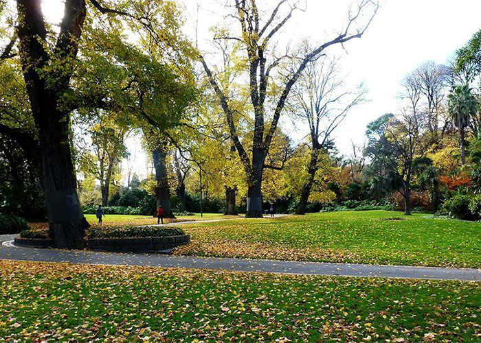 https://d3r8gwkgo0io6y.cloudfront.net/upload/A1/australia-melbourne-fitzroy-garden.jpg