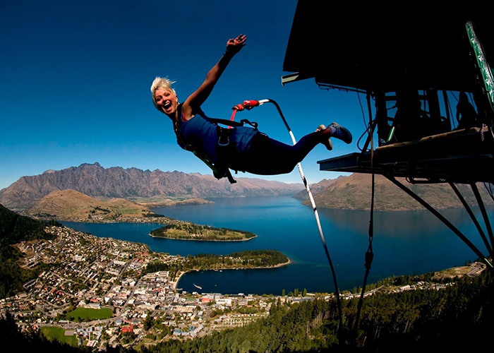 https://d3r8gwkgo0io6y.cloudfront.net/upload/A1/new-zealand-queenstown-bungy-jumping-point-1.jpg