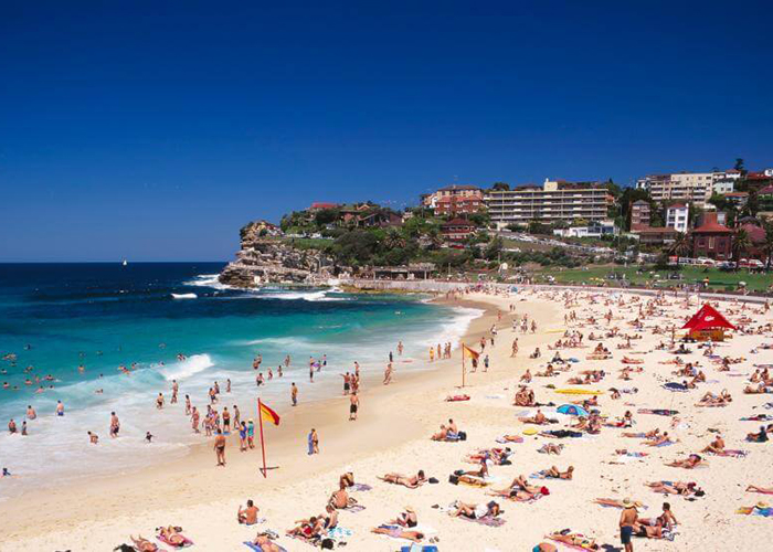 https://d3r8gwkgo0io6y.cloudfront.net/upload/AA/australia-sydney-bondi-beach.jpg