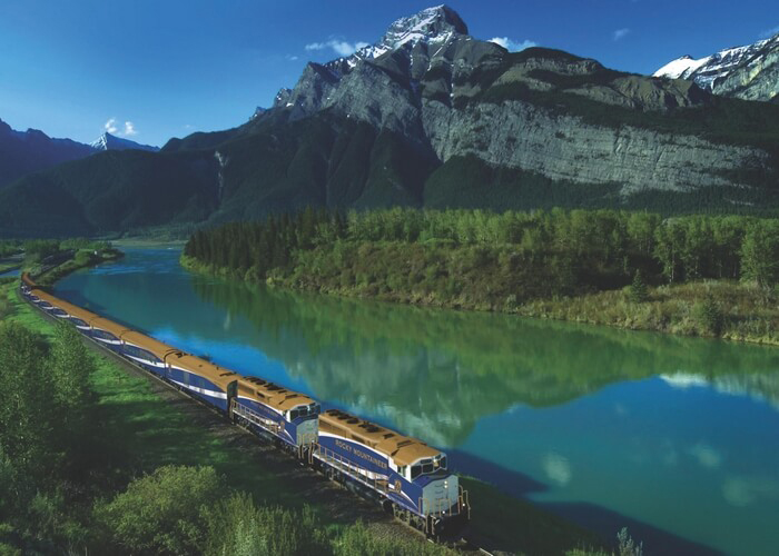 https://d3r8gwkgo0io6y.cloudfront.net/upload/AN/new-zealand-greymounth-tranzalpine-train.jpg