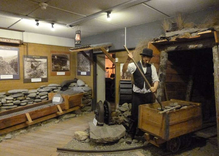 https://d3r8gwkgo0io6y.cloudfront.net/upload/AN/new-zealand-queenstown-arrowtown-museum-inside-1.jpg