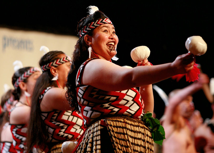 https://d3r8gwkgo0io6y.cloudfront.net/upload/AN/new-zeland-rotorua-maori-dance-4.jpg