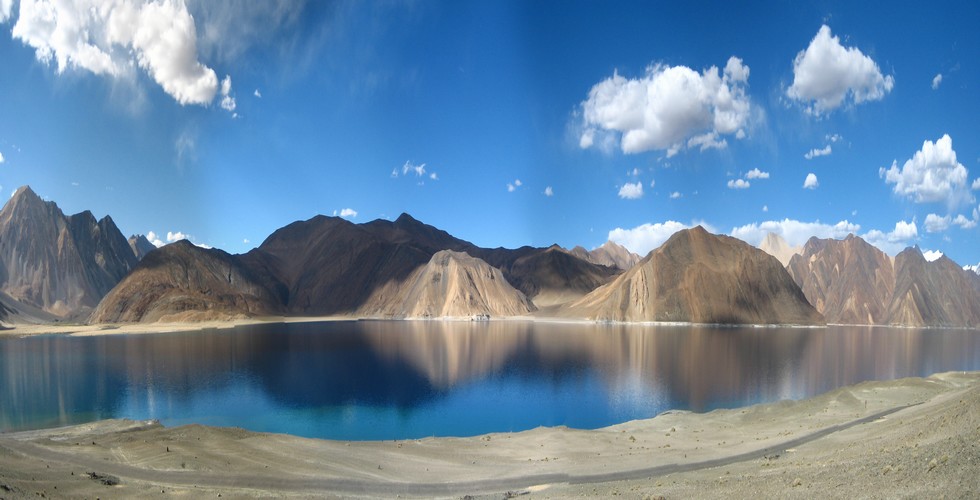 https://d3r8gwkgo0io6y.cloudfront.net/upload/A_panoramic_view_of_the_Pangong_Tso_lake,_in_Ladakh.jpg
