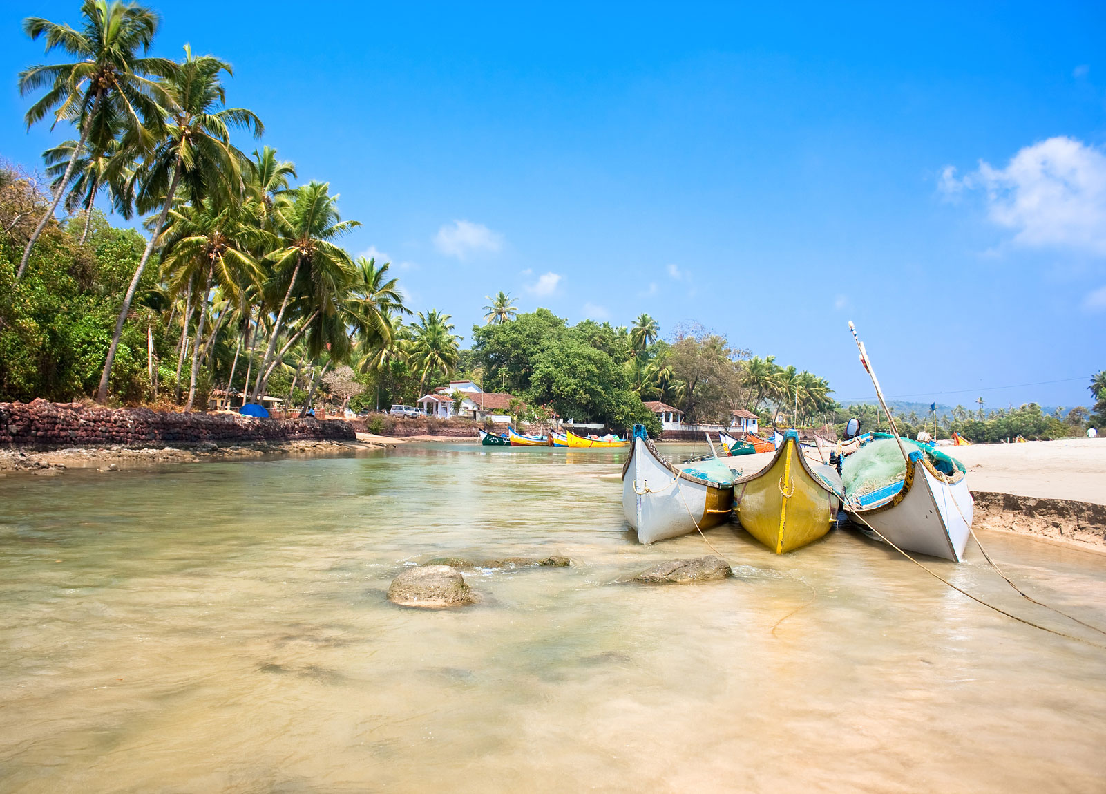 https://d3r8gwkgo0io6y.cloudfront.net/upload/Baga-Beach-pic.jpg
