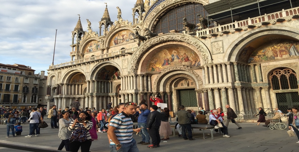 https://d3r8gwkgo0io6y.cloudfront.net/upload/Basilica.jpg