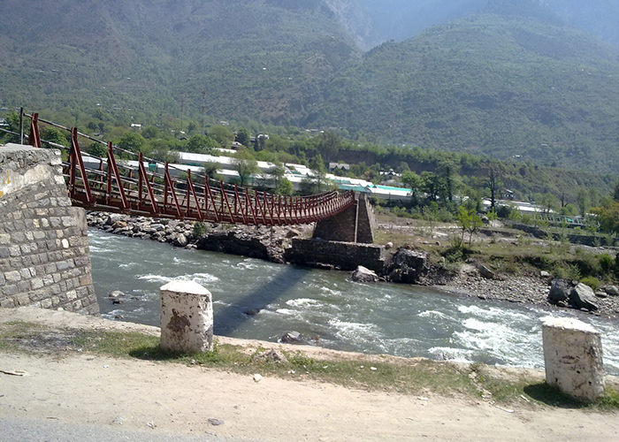 https://d3r8gwkgo0io6y.cloudfront.net/upload/CE/India-himachal-kullu-beas-river.jpg