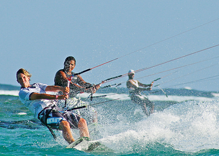 https://d3r8gwkgo0io6y.cloudfront.net/upload/CM/mauritius-beach-activitis-2.jpg