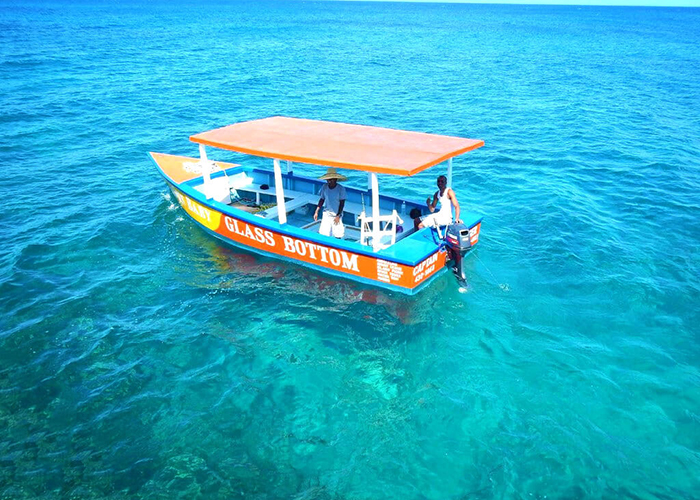 https://d3r8gwkgo0io6y.cloudfront.net/upload/CM/mauritius-galss-botam-boat-1.jpg