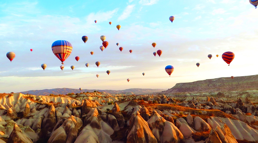 https://d3r8gwkgo0io6y.cloudfront.net/upload/Cappadocia-Turkey-Rock-Formations-Ballooning.jpg