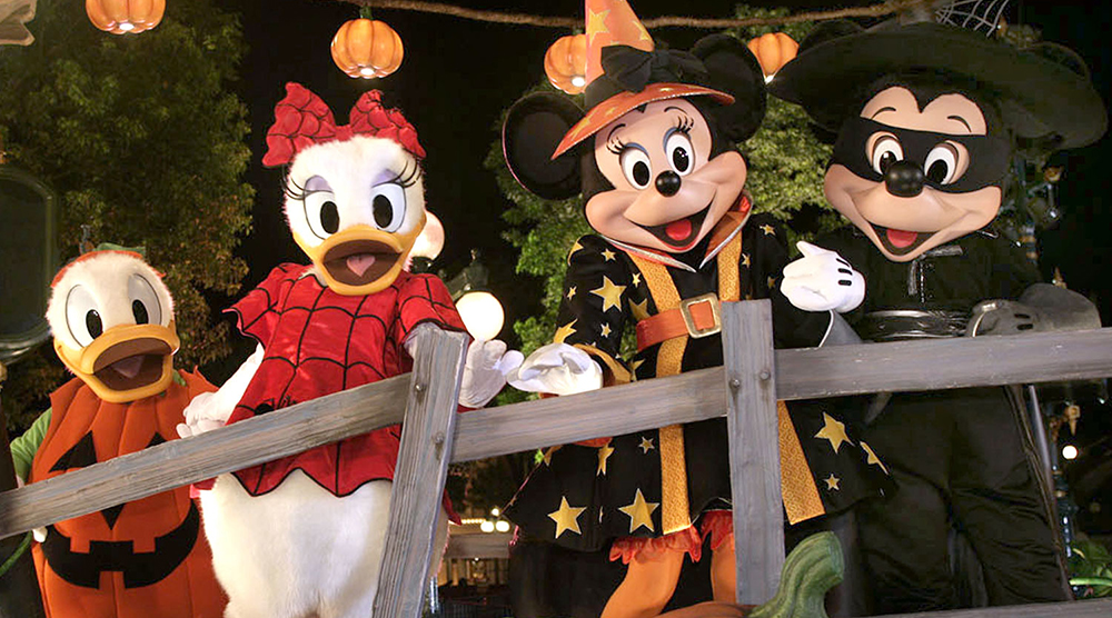 https://d3r8gwkgo0io6y.cloudfront.net/upload/DisneylandHalloween.jpg
