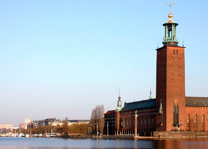 https://d3r8gwkgo0io6y.cloudfront.net/upload/E0/sweden-stockholm--town-hall.jpg