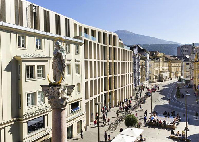https://d3r8gwkgo0io6y.cloudfront.net/upload/E4/austria-innsburck-maria-theresien--strase-1.jpg