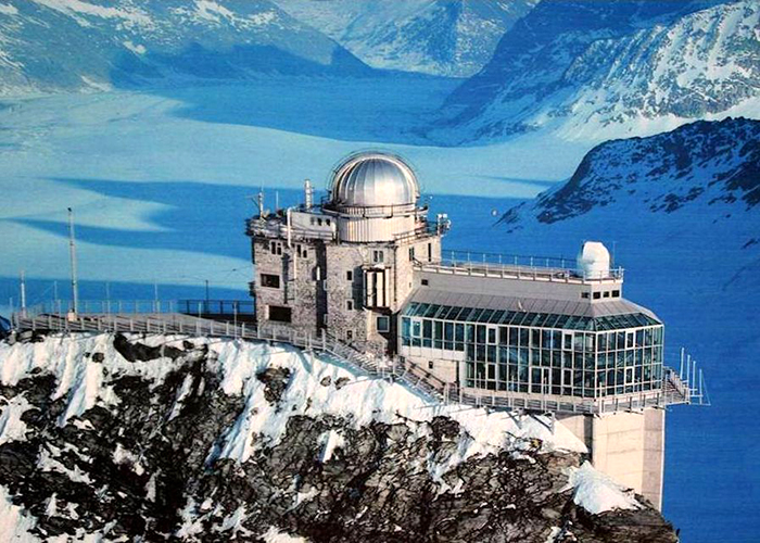 https://d3r8gwkgo0io6y.cloudfront.net/upload/E4/switzerland-jungfrau-.jpg