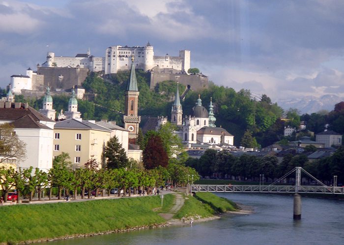 https://d3r8gwkgo0io6y.cloudfront.net/upload/EC/austria-hohen--salzburg-fortress--1.jpg