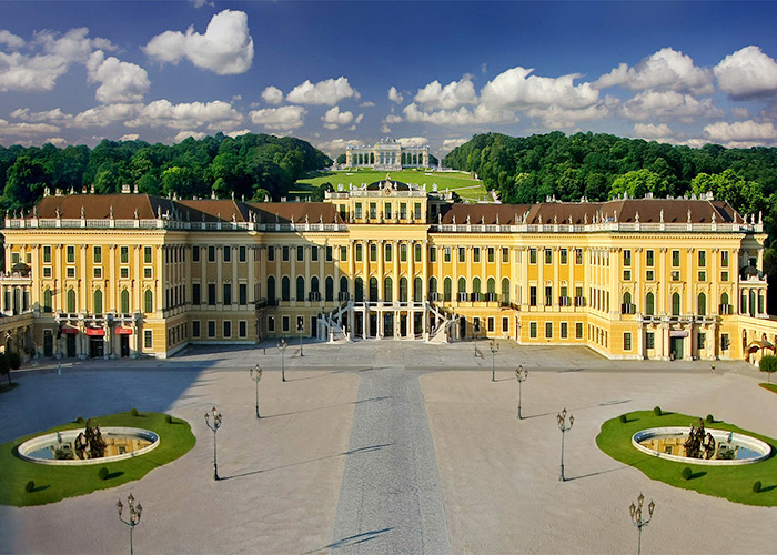 https://d3r8gwkgo0io6y.cloudfront.net/upload/EC/austria-vienna-schonbrunn-palace.jpg
