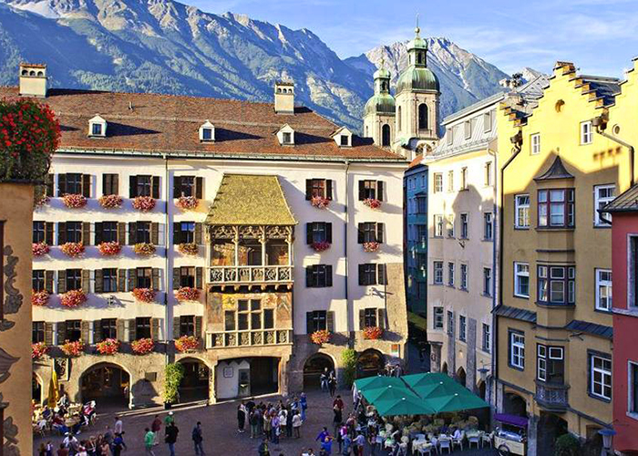 https://d3r8gwkgo0io6y.cloudfront.net/upload/EE/austria-innsburck-golden-roof-1.jpg