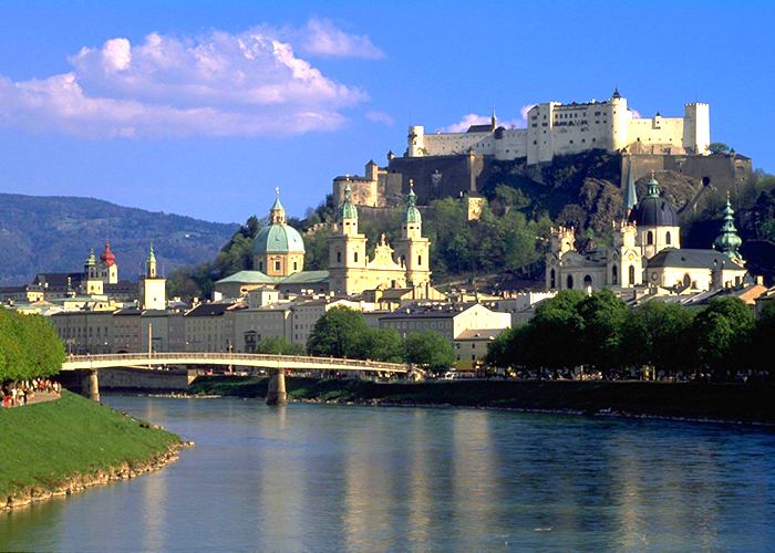 https://d3r8gwkgo0io6y.cloudfront.net/upload/EE/austria-salzburg--river.jpg