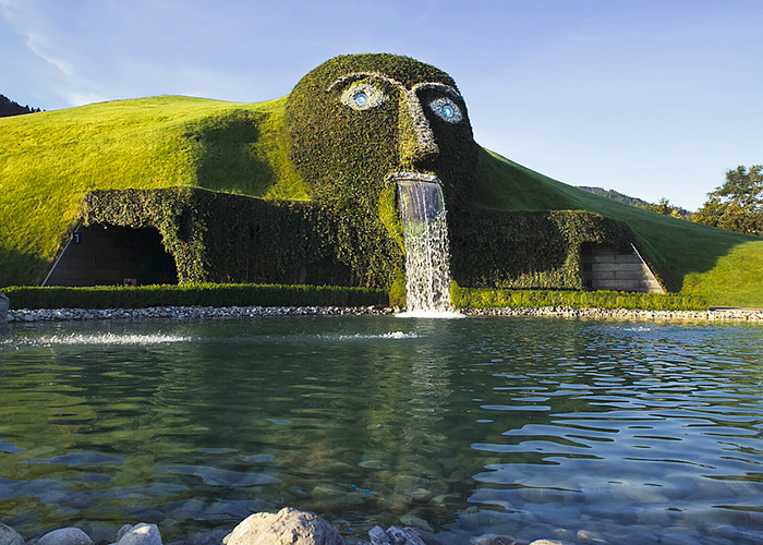 https://d3r8gwkgo0io6y.cloudfront.net/upload/EE/austria-wattens-swarovaski-1.jpg