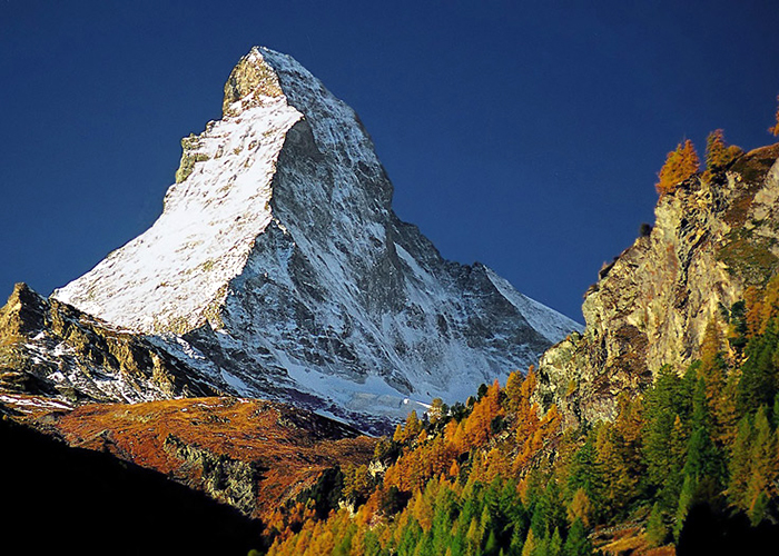 https://d3r8gwkgo0io6y.cloudfront.net/upload/EN/switzerland-toblerone-chocolet--mountain-2.jpg