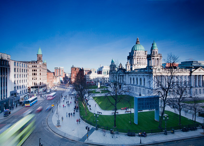 https://d3r8gwkgo0io6y.cloudfront.net/upload/EO/uk-belfast-city-view--1.jpg