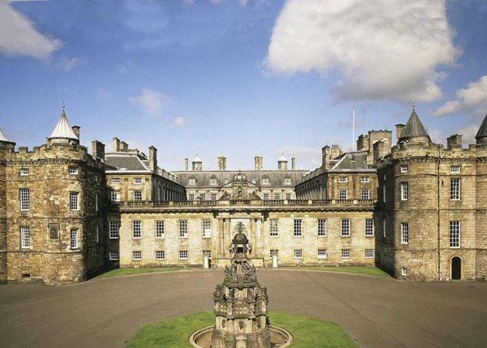 https://d3r8gwkgo0io6y.cloudfront.net/upload/EP/uk-scotland-edinburgh-holyrood-house-1.jpg
