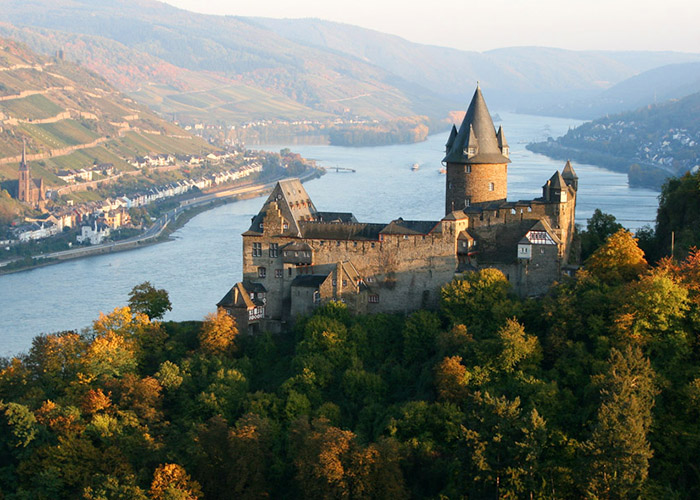 https://d3r8gwkgo0io6y.cloudfront.net/upload/EQ/germany-dusseldorf-rhine--valley-1.jpg