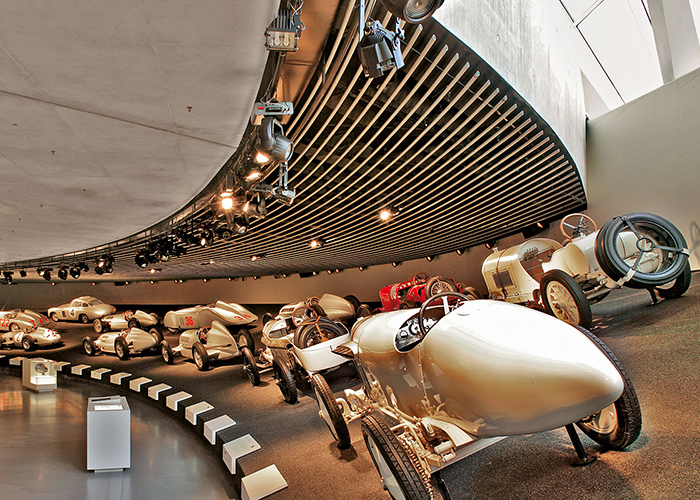 https://d3r8gwkgo0io6y.cloudfront.net/upload/EQ/germany-stuttgart-mercedez-benz--museum-2.jpg