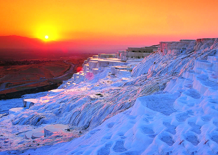 https://d3r8gwkgo0io6y.cloudfront.net/upload/ET/turkey-pamukkale--6.jpg