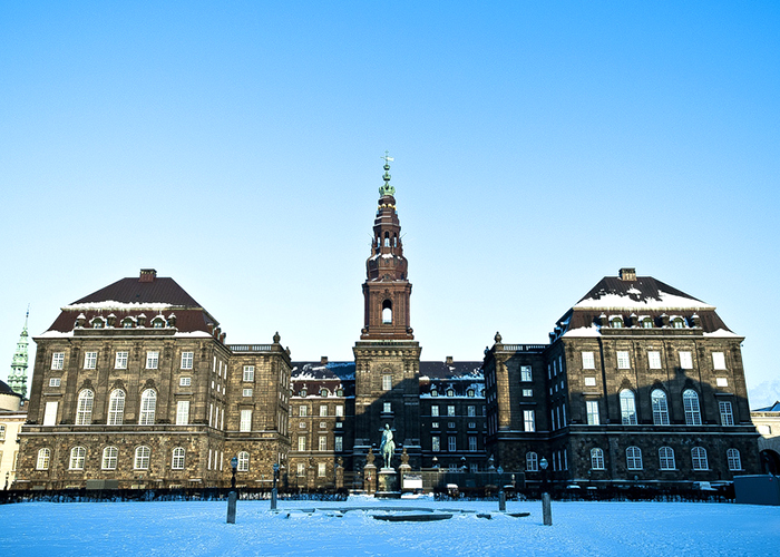 https://d3r8gwkgo0io6y.cloudfront.net/upload/EW/denmark-copenhagen-christiansborg--palace-1.jpg