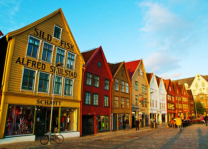 https://d3r8gwkgo0io6y.cloudfront.net/upload/EW/norway-bergen--wharf-tour-2.jpg