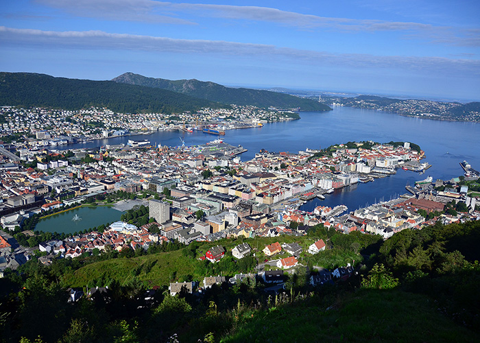 https://d3r8gwkgo0io6y.cloudfront.net/upload/EY/norway-bergen-city--view.jpg