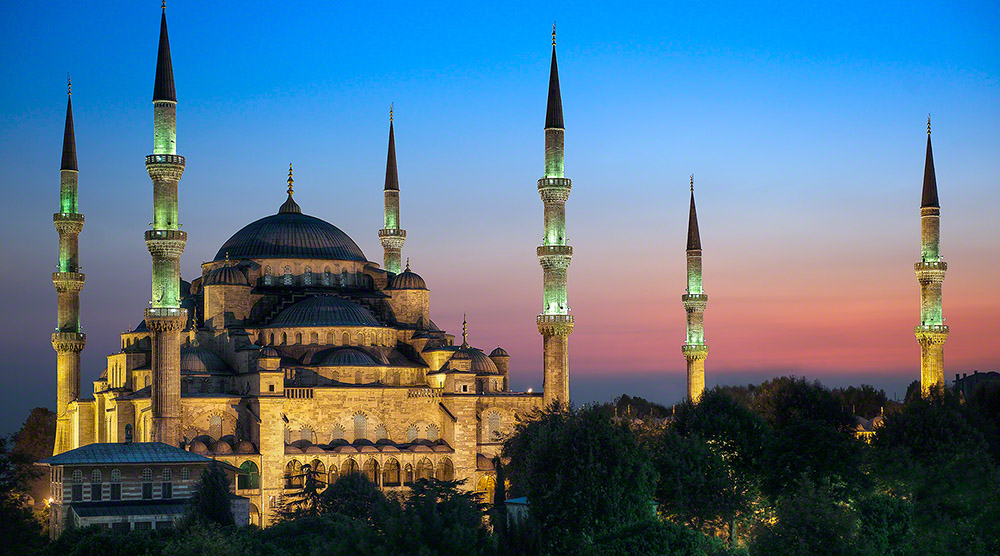 https://d3r8gwkgo0io6y.cloudfront.net/upload/Elia-Locardi-Travel-Photography-The-Blue-Mosque-Istanbul-Turkey-1600-WM-DM.jpg