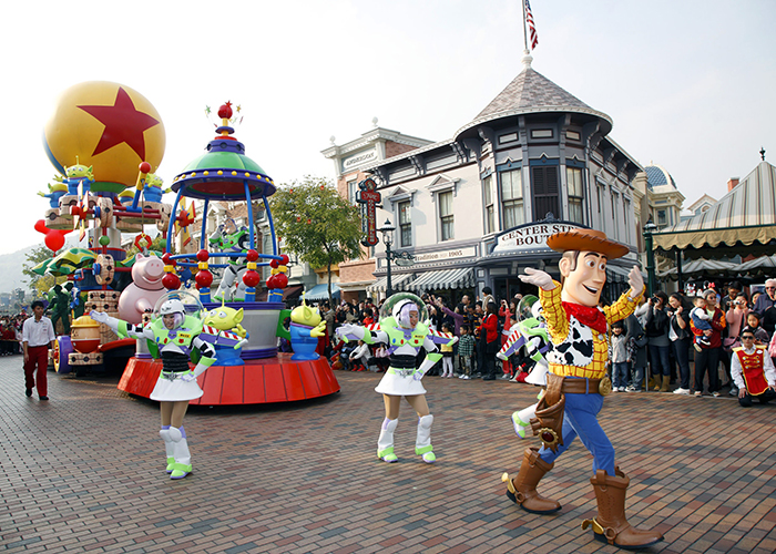 https://d3r8gwkgo0io6y.cloudfront.net/upload/F2/Hongkong-disneyland3.jpg