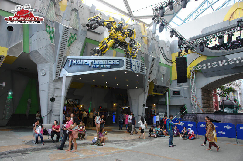 https://d3r8gwkgo0io6y.cloudfront.net/upload/F2/singapore-universal-studios-transformers-ride.jpg