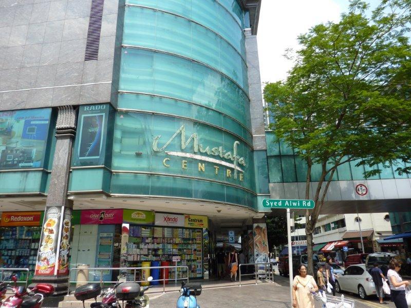 https://d3r8gwkgo0io6y.cloudfront.net/upload/F8/Singapore-shopping-1.jpg