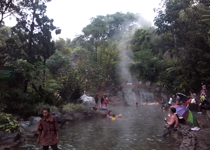 https://d3r8gwkgo0io6y.cloudfront.net/upload/FI/asia-Indonesia-Bandung-Ciaterhotspring-2.jpg