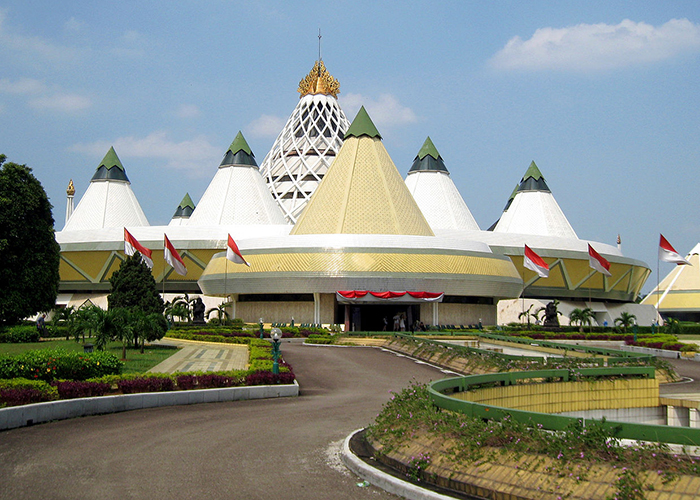 https://d3r8gwkgo0io6y.cloudfront.net/upload/FI/asia-Indonesia-Jakarta-city-miniaturepark-4.jpg
