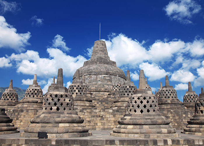 https://d3r8gwkgo0io6y.cloudfront.net/upload/FI/asia-Indonesia-Yogyakarta-Borobudur-greatstupa-1.jpg