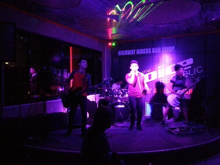 https://d3r8gwkgo0io6y.cloudfront.net/upload/FP/south-east-asia-philippines-manila-cruise-local-band.jpg
