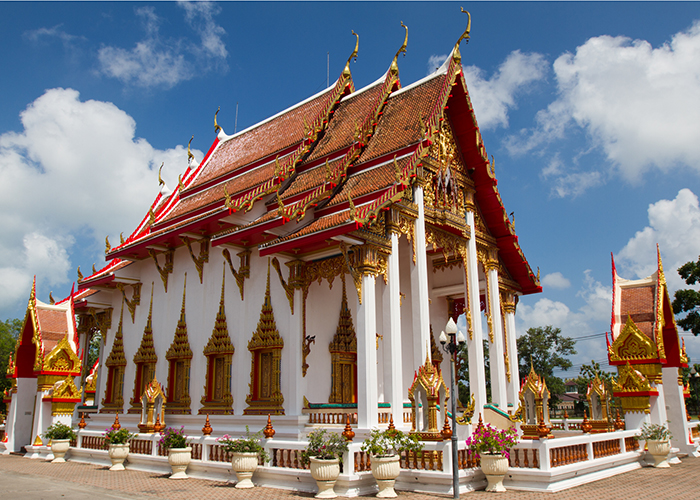https://d3r8gwkgo0io6y.cloudfront.net/upload/FY/thailand-phuket-wat-chalong-2.jpg