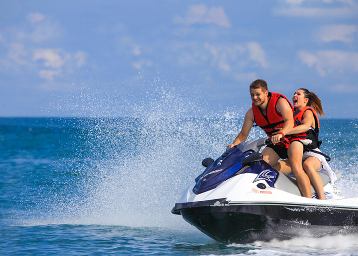 https://d3r8gwkgo0io6y.cloudfront.net/upload/GT/thailand-phangan-jet-sking.jpg