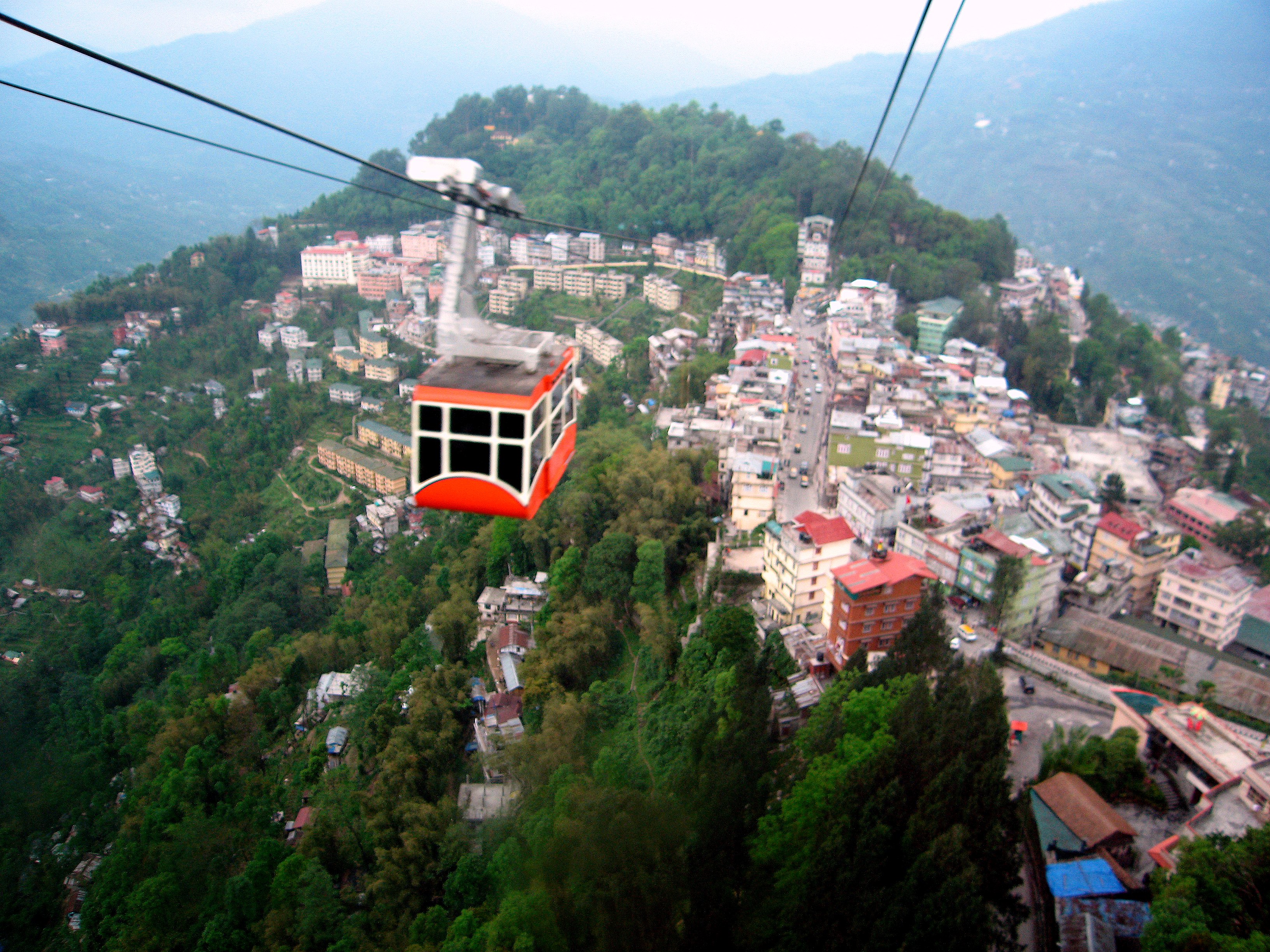 https://d3r8gwkgo0io6y.cloudfront.net/upload/Gangtok_ropeway.jpg
