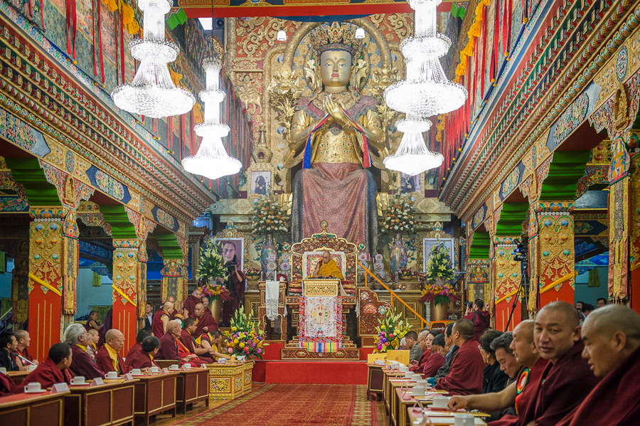 https://d3r8gwkgo0io6y.cloudfront.net/upload/H5/India-himachal-dharamshala-dalai-lama-monastery-.jpg