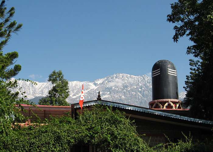 https://d3r8gwkgo0io6y.cloudfront.net/upload/H5/India-himachal-dharamshala-dalai-lama-monastery-tapovan.jpg