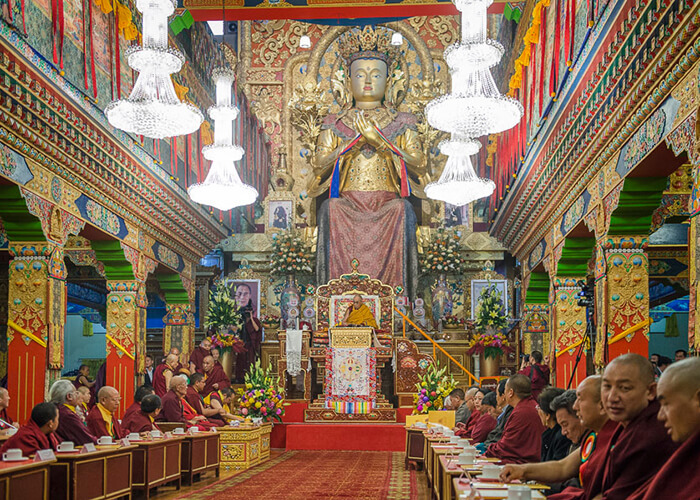 https://d3r8gwkgo0io6y.cloudfront.net/upload/H7/India-himachal-dharamshala-dalai-lama-monastery-.jpg