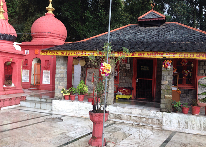 https://d3r8gwkgo0io6y.cloudfront.net/upload/H7/India-himachal-dharamshala-jwalamukhi-Aghanjar-mahadev-temple.jpg
