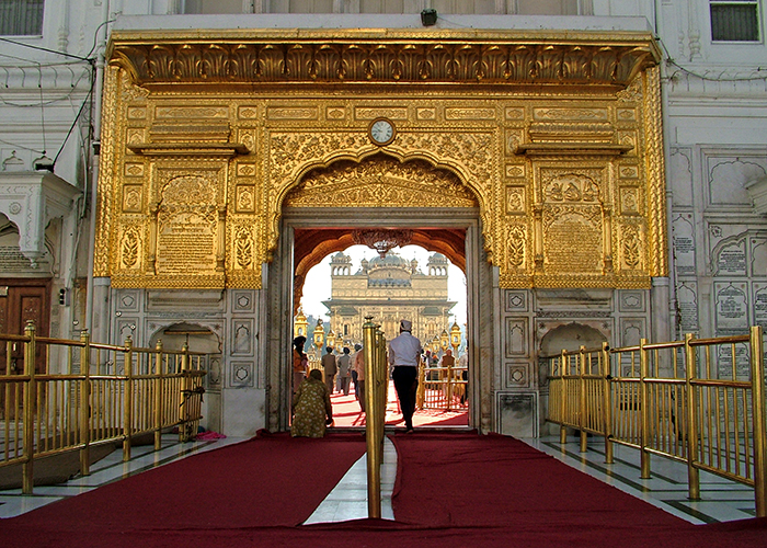 https://d3r8gwkgo0io6y.cloudfront.net/upload/H7/India-punjab-amritsar-golden-temple-2.jpg
