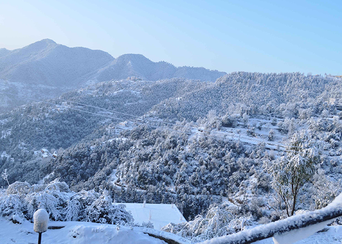 https://d3r8gwkgo0io6y.cloudfront.net/upload/HC/India-himachal-pradesh-manali-rohtag-road-7.jpg