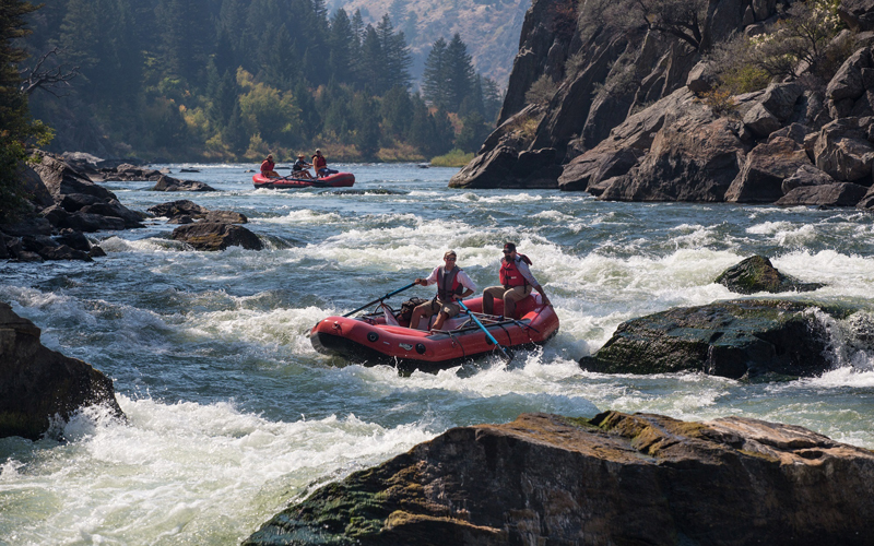 https://d3r8gwkgo0io6y.cloudfront.net/upload/HE/indian-himachal-river-rafting-.jpg